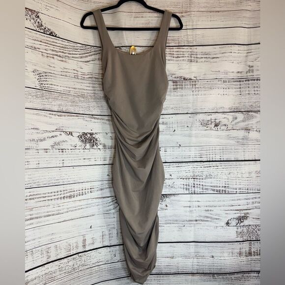 Twenty Montreal Dress Size Medium Midi ruched gray bodycon Jersey tank taupe - Picture 2 of 11